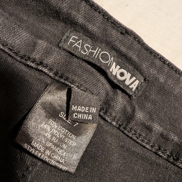 Fashion Nova Black Jeans - Picture 3 of 4